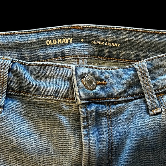 Old Navy Women's Super Skinny Jeans Sz 4 - Picture 2 of 5